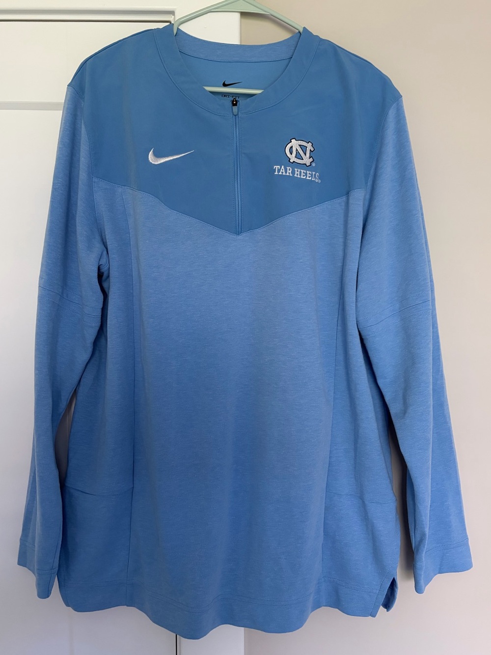Nike Men’s Carolina Blue Tar Heels Half-Zip Pullover - Size L